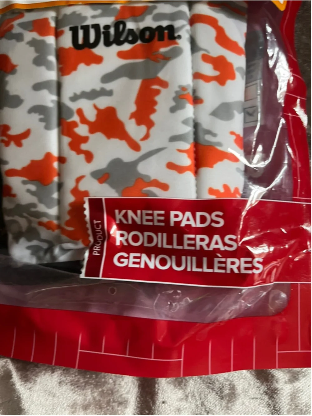1 PAIR OF WILSON CAMO REVERSIBLE DELUXE STANDARD JUNIOR KNEE PADS VOLLEBYALL NEW